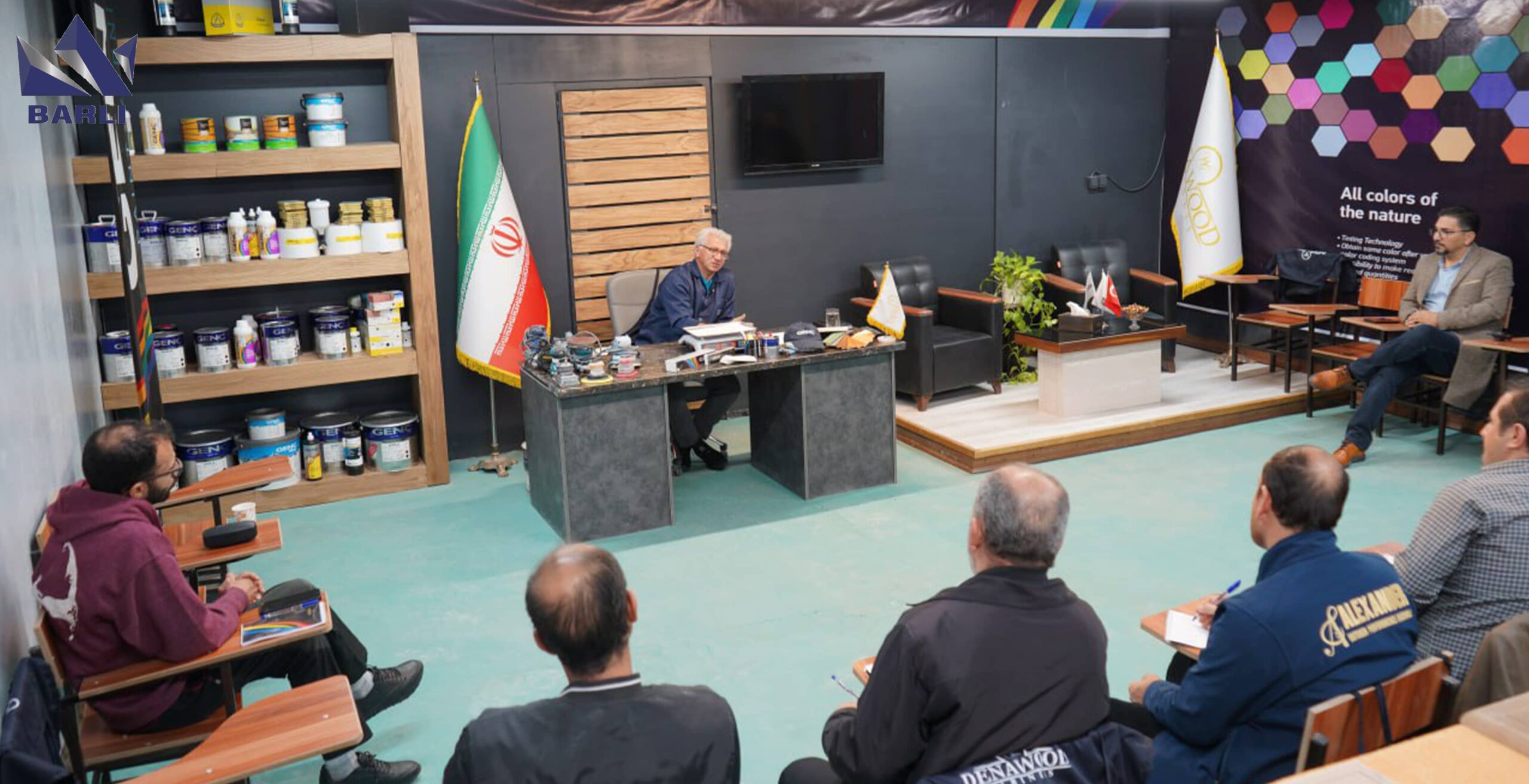 دوره آموزش رنگ کاری چوب